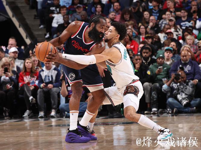 灰熊本赛季3次面对快船全部取得胜利,最多一场赢下18分 灰熊本赛季3次面对快船全部取得胜利,最多一场赢下18分